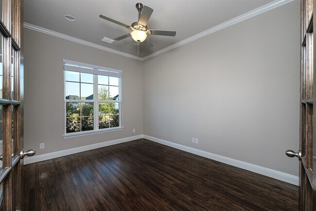 Building Photo - 764 Tallgrass Dr