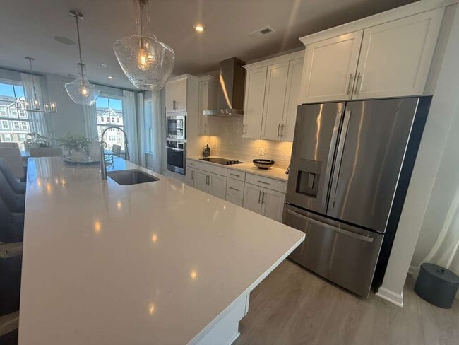 Building Photo - 809 Birchwood Hl Pl