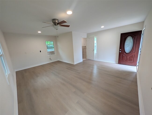 Building Photo - 4110 Ella Blvd