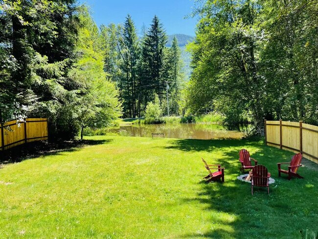 Building Photo - 226 Paradise Dr