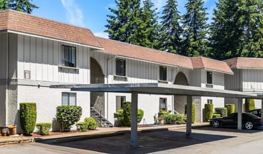 Building Photo - Cozy Kirkland Condo! 1 Bed, 1 Bath w/ Updated Kitchen and Additional Parking!