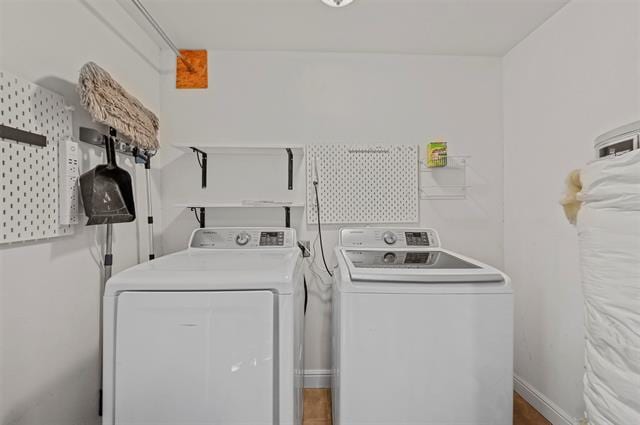 Building Photo - 420 E 9th St