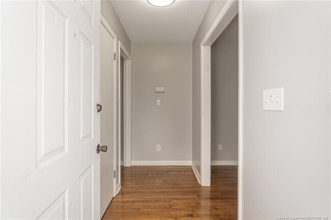 Building Photo - 401 Southwick Dr
