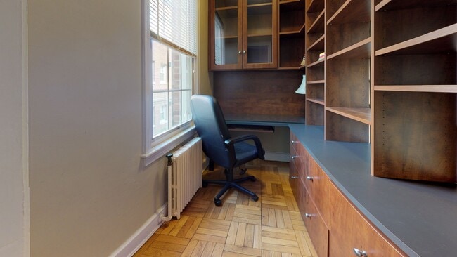 Building Photo - Large One Bedroom with Renovated Kitchen, Off Street Parking Included, Separate Office Space!