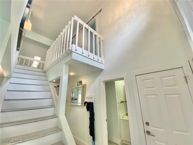 Building Photo - 871 Meadowland Dr