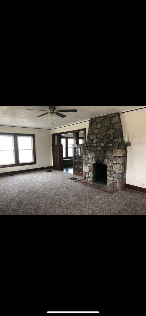 Building Photo - Check out this 3bdr, 2.5 bath home for rent