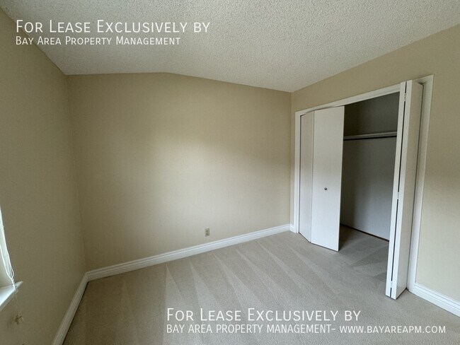 Building Photo - 782 Berkshire Dr