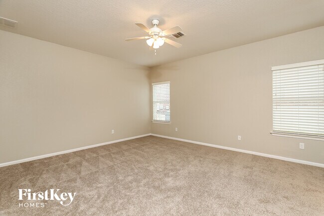 Building Photo - 2204 Oak Valley