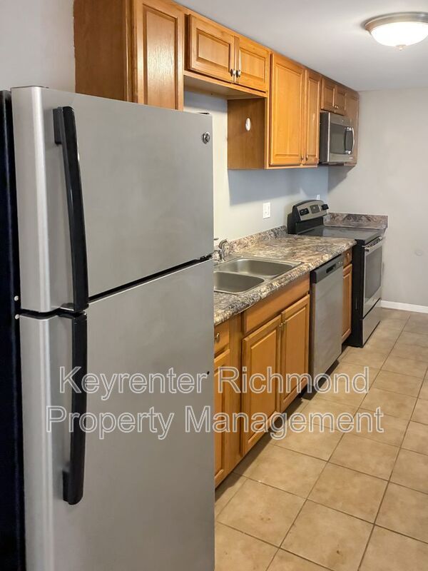 Building Photo - 9373 Man-O-War Ct