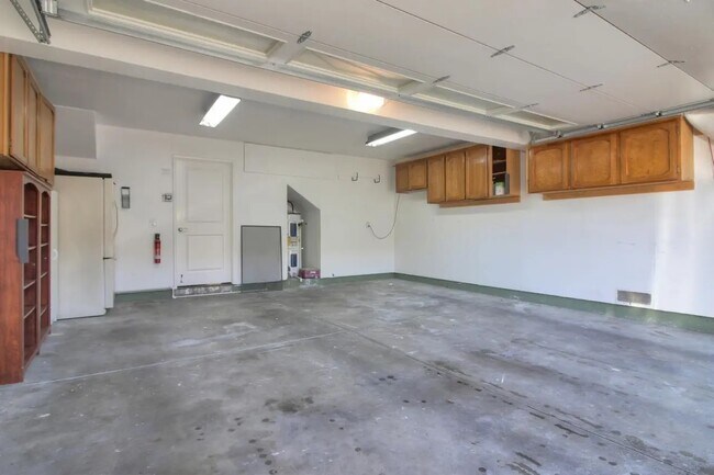 Building Photo - 1391 Gazdar Ct