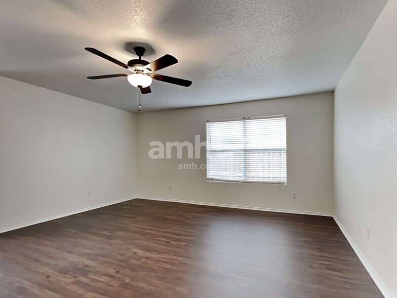 Building Photo - 8528 Hawkview Dr