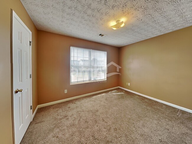 Building Photo - 6110 Flagstaf Walk