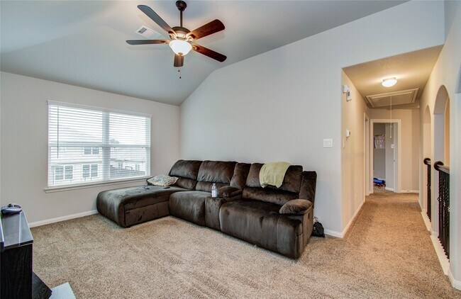 Building Photo - 12327 King henry dr