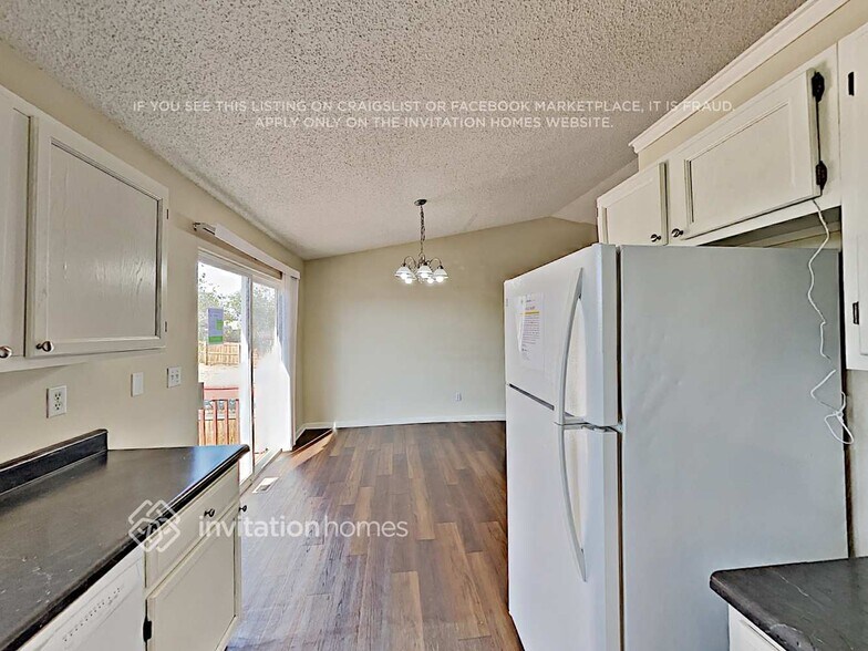 Building Photo - 2333 Fairplay St