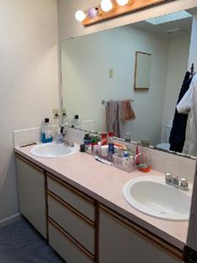 Building Photo - Great Duplex in Loveland