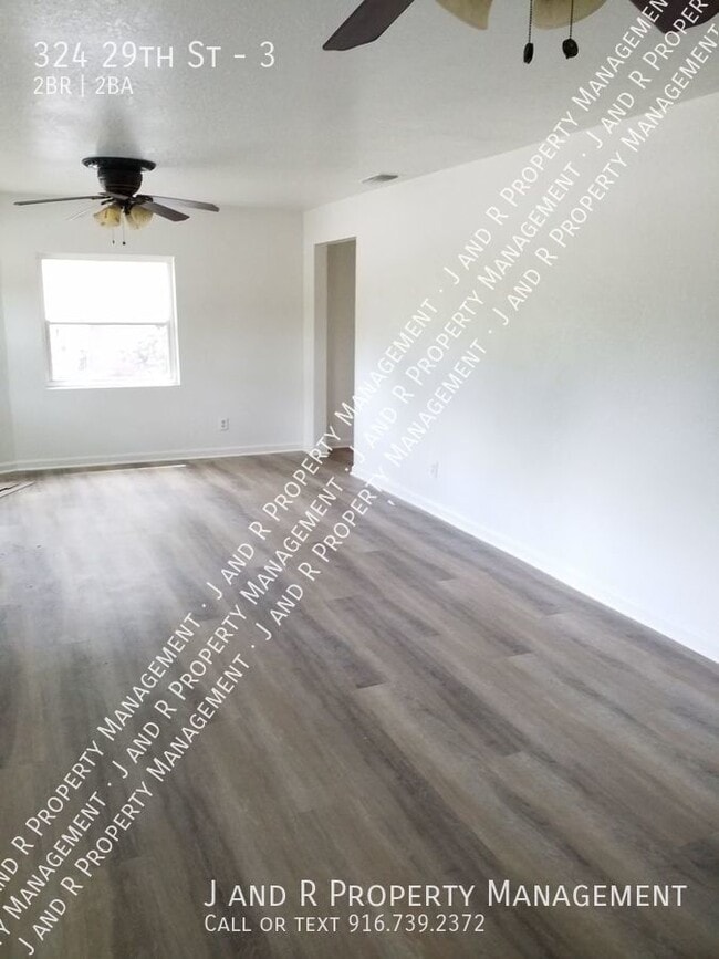 Building Photo - 324 29th St