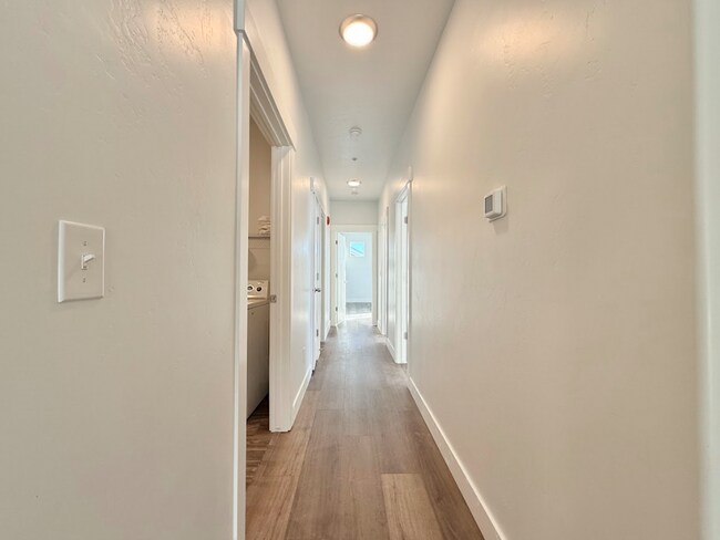 Building Photo - Gorgeous Condo in Vineyard!