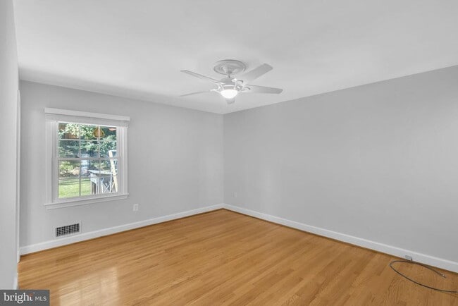 Building Photo - 3548 N Valley St