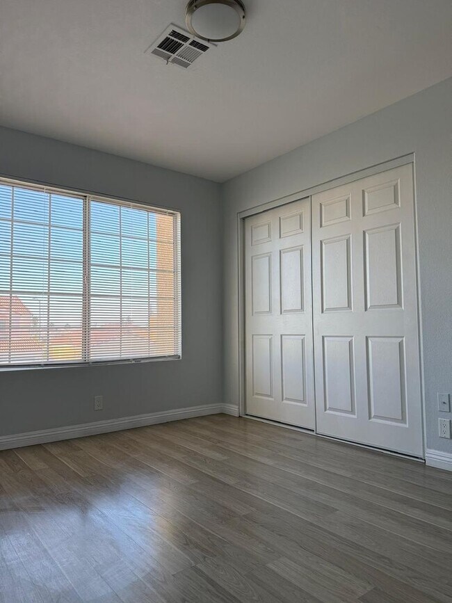 Building Photo - Charming 4BR House in Las Vegas