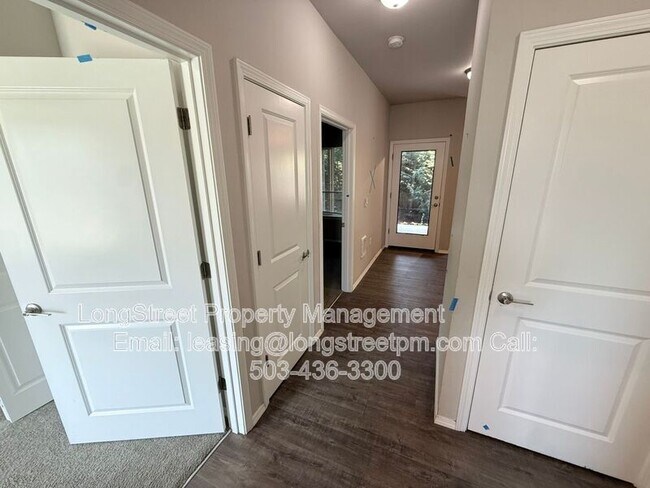 Building Photo - 3655 Pleasant View Dr NE