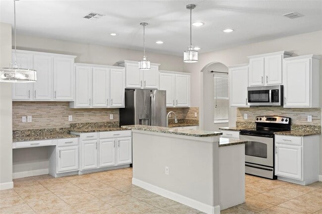 Building Photo - 20405 Autumn Fern Ave