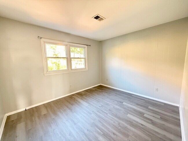 Building Photo - 602 Liberty Ave