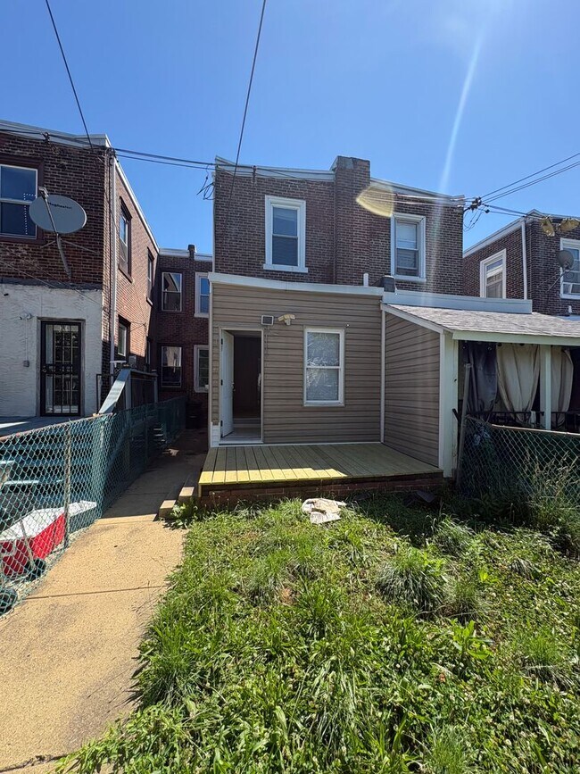 Building Photo - 4712 Knorr St