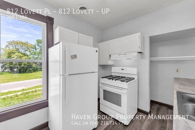 Building Photo - 812 Lovett Pl