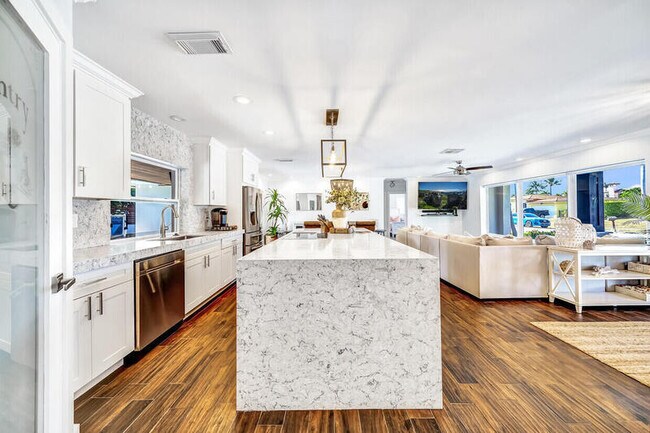 Building Photo - 864 Appleby St