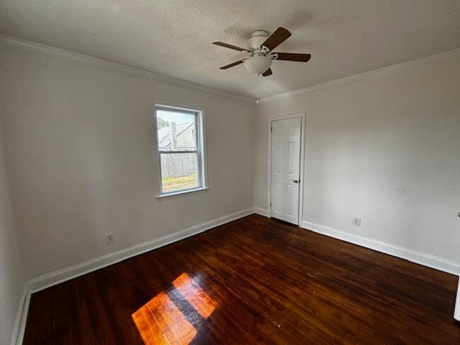 Building Photo - Maple Hall