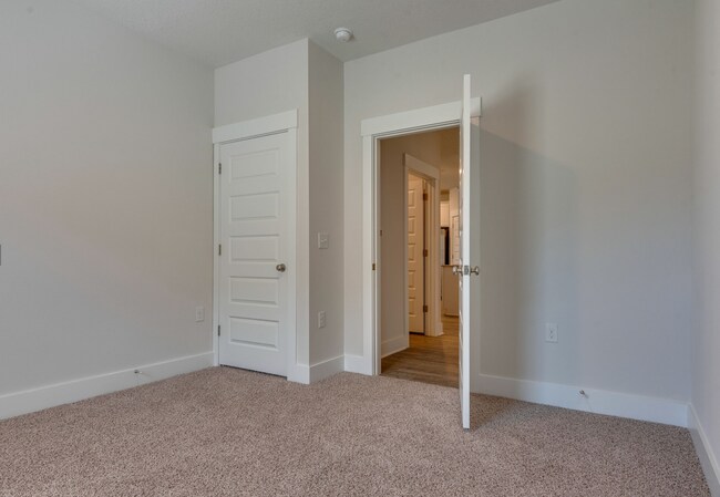 Building Photo - Beautiful 4 bedroom 2 bath in Arbor Place ...
