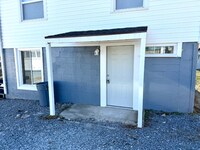 Building Photo - 711 W Eastland Ave