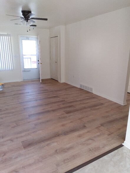 Building Photo - 1868 N Main St