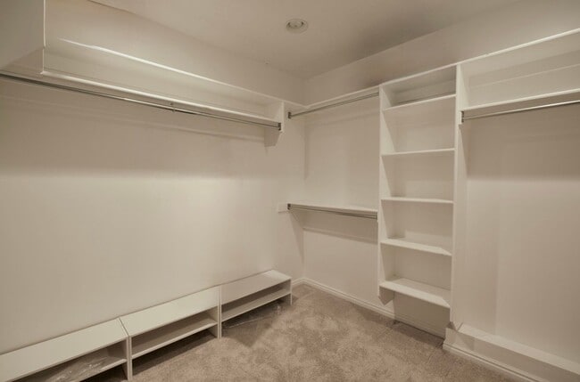 Building Photo - 7136 Ponderosa Way