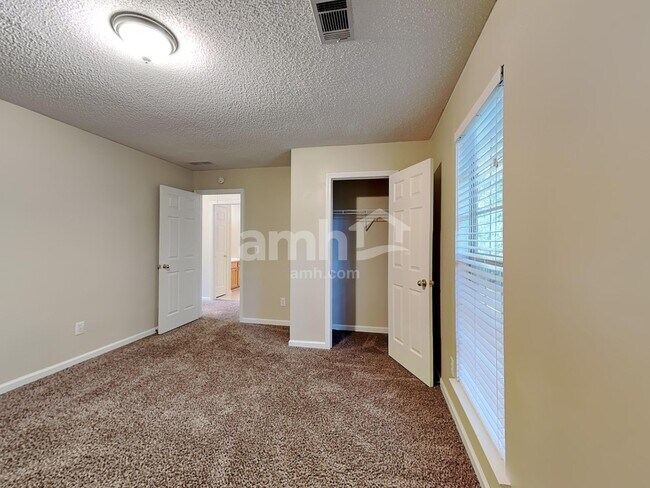 Building Photo - 4020 Angels Dr