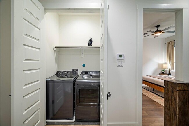 Building Photo - 1305 E 27th St