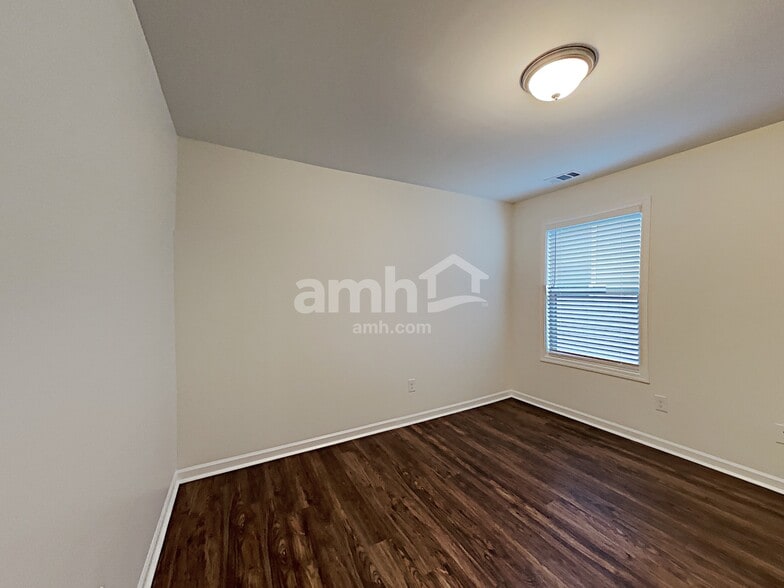 Building Photo - 213 Orchard Trail