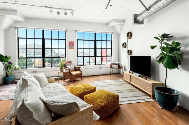 Building Photo - 200 N San Fernando Rd