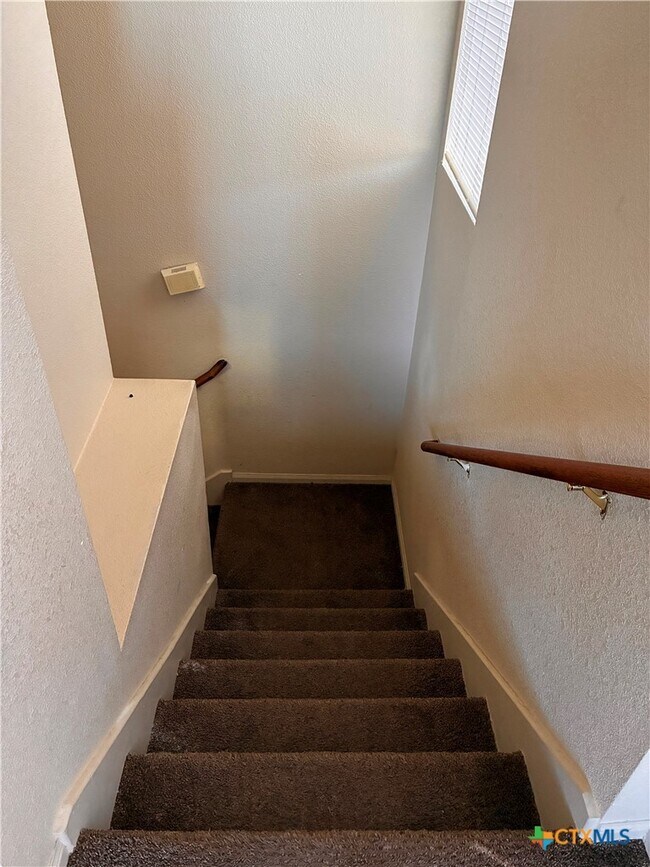 Building Photo - 2508 Mikulec Dr
