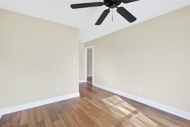 Building Photo - 135 Saltcreek Point NE