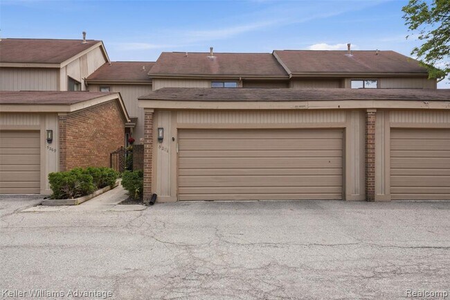 Building Photo - 5271 Wright Way E