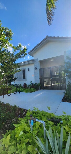 Building Photo - 105 SW 184th Pl