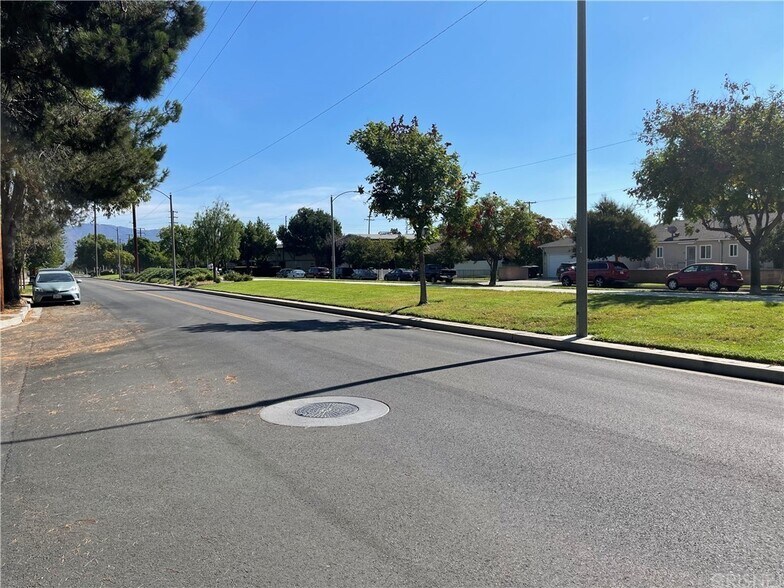 Chandler bike path - 1211 N Kenwood St