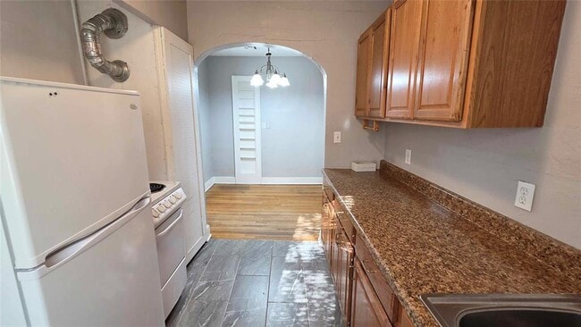 Building Photo - 2326 NW 22nd St