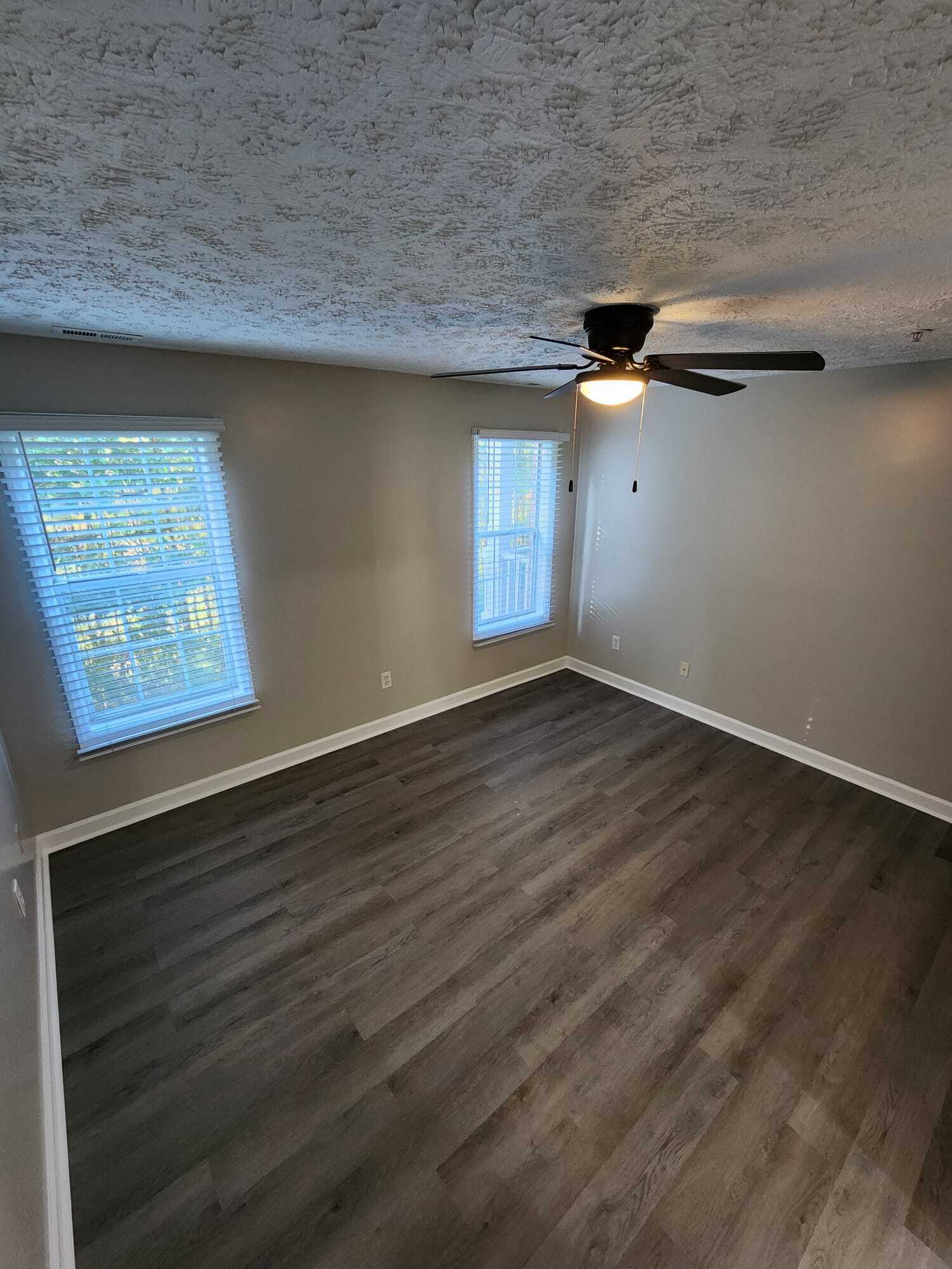 Building Photo - 330 Bubble Creek Ct