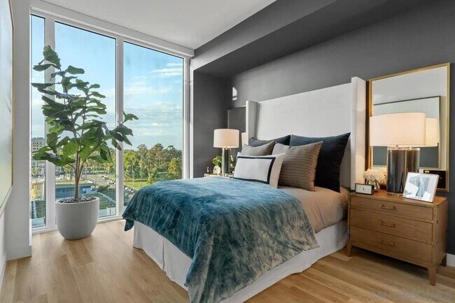 Building Photo - 525 Olive St