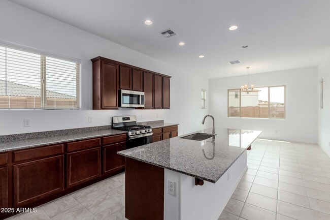 Building Photo - 8817 W Denton Ln