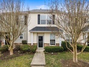 Building Photo - Bright and sunny 2 bed/2.5 bath townhome in great Durham location!