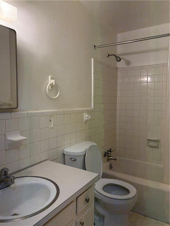 Building Photo - 2704 Favor Rd SW