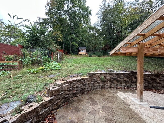 Building Photo - 604 E Huntsville Rd